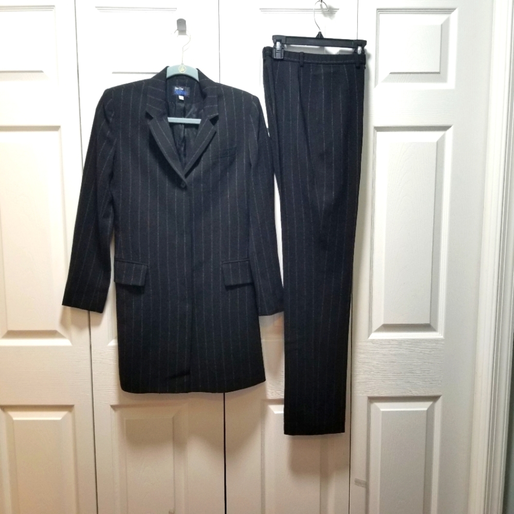 Shin Choi Colerige, Vintage 90's Black 2 Piece Pinstripe Long Pantsuit Size 2